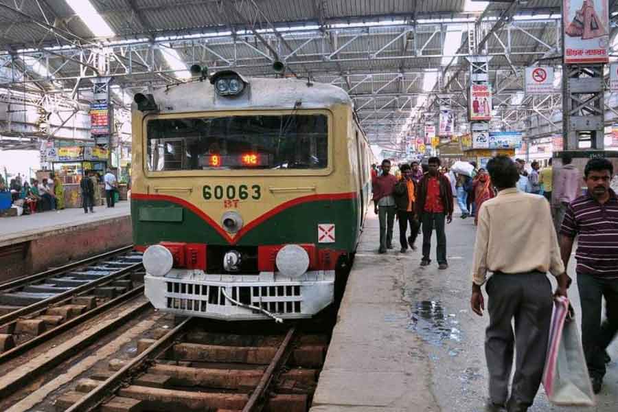 Uncertainty about running 12 coach trains in Sealdah division