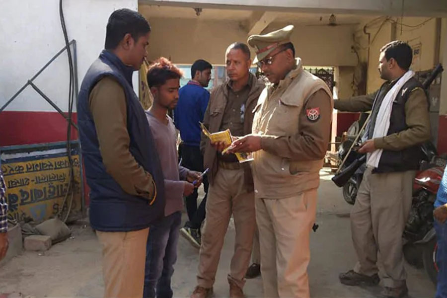 খৈনি নিয়ে ঝগড়া, যোগীরাজ্যে ‘মদ্যপ’ পুলিশের গুলিতে মৃত শিক্ষক
