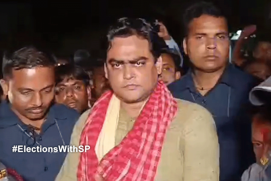 Shantanu Thakur stopped at Kalyani during his Lok Sabha campaign