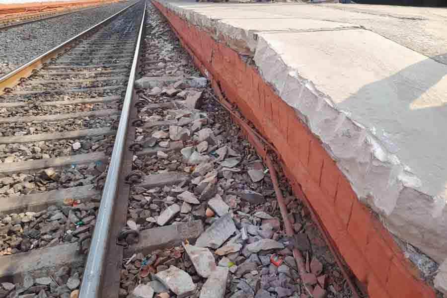 Rail board starts to reducing platform area for Vande Bharat Express