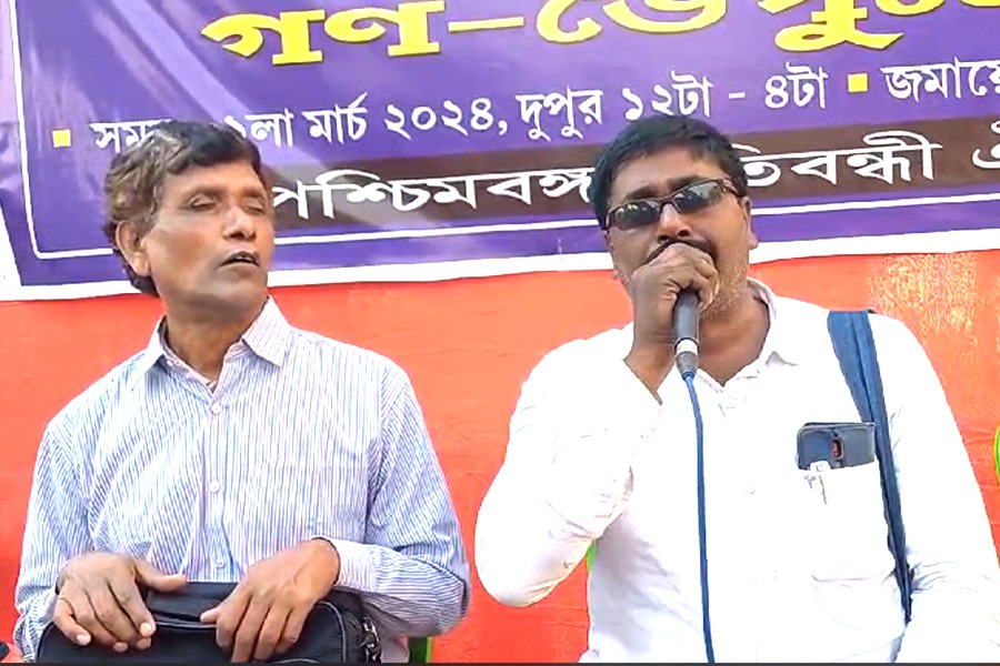 ‘বাঁচতে চাই, মানবিক ভাতার পরিমাণ বাড়ান,’ মন্ত্রী শশীর দপ্তরে ডেপুটেশন পশ্চিমবঙ্গ প্রতিবন্ধী ঐক্যমঞ্চের