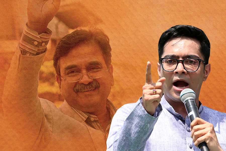 বিচারপতি থাকাকালীনই বিজেপির সঙ্গে যোগাযোগ অভিজিতের! খোঁচা অভিষেকের