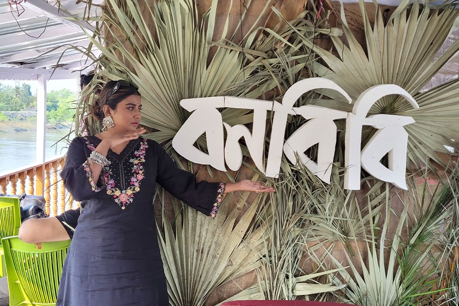‘বনবিবি’ টিমের সুন্দরবন সফর, প্রিমিয়ারে হাজির স্থানীয়রা