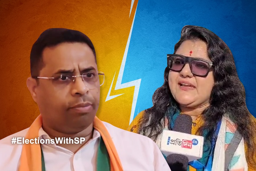 ‘সৌমিত্রকে না ছাড়লে মরেই যেতাম,’ প্রার্থী হয়ে ‘শিহরিত’ সুজাতা