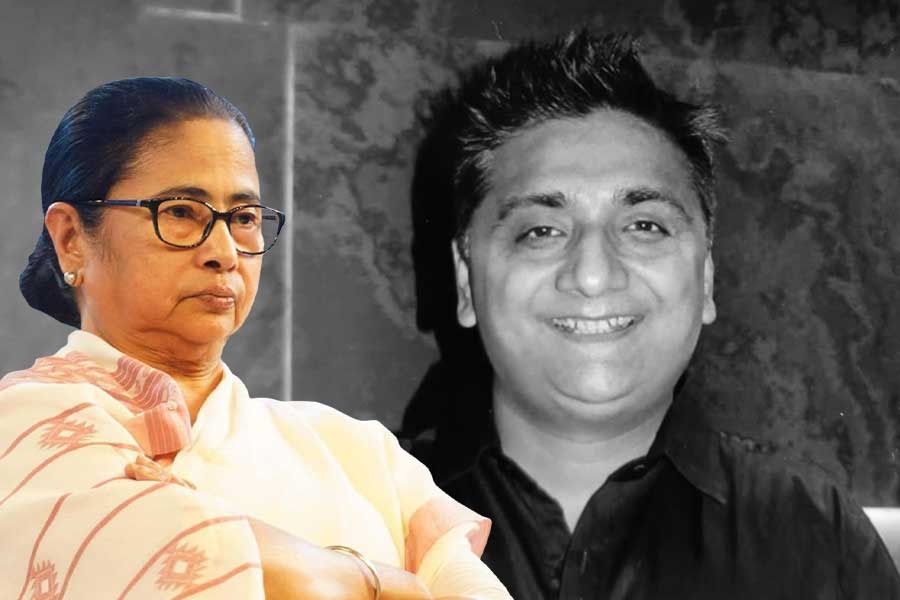 ‘যারা করেছে ক্রিমিনালের থেকেও বড় ক্রিমিনাল’, ভবানীপুরে নিহত ব্যবসায়ীর বাড়িতে মমতা