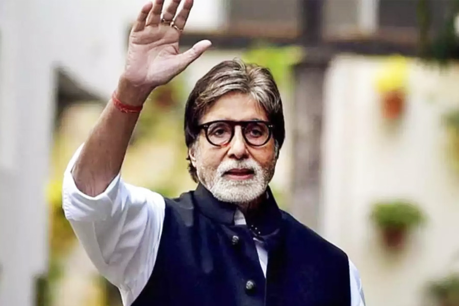 Amitabh Bachchan health update: discharged from hospital, back home