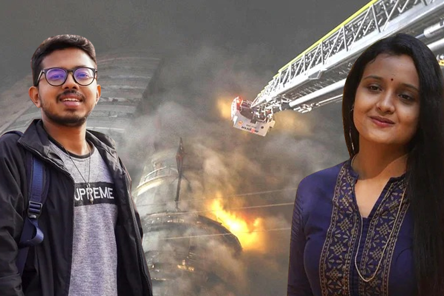 Two journos dead in massive fire in Dhaka