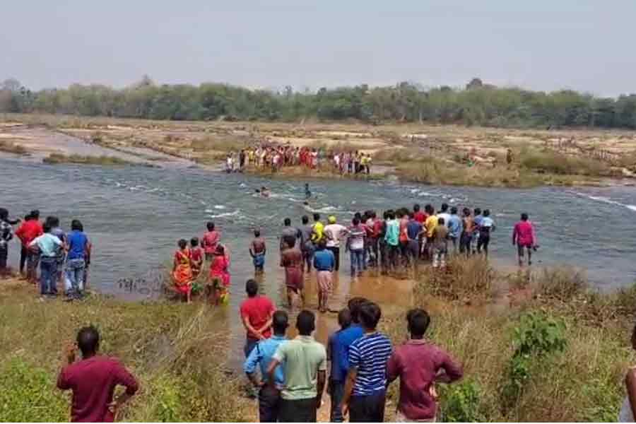 নদীতে তলিয়ে যাওয়া নাতিকে উদ্ধার করে চরম বিপদে দাদু! রক্ষাকর্তা সিভিক ভলান্টিয়ার