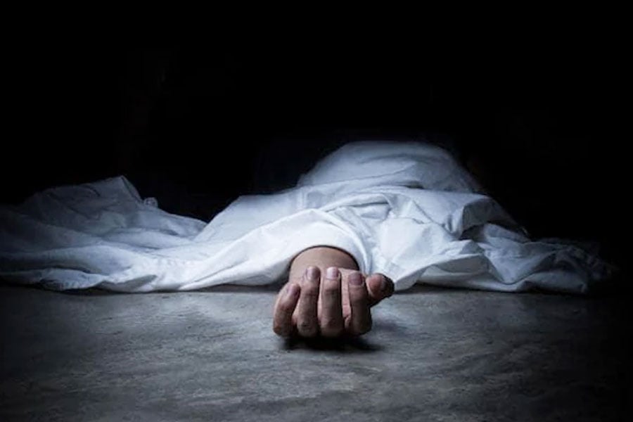 Old man's dead body found from Hoogly bhadreswar apartment