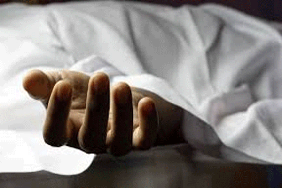 A handloom worker committed suicide in Nadia's phulia