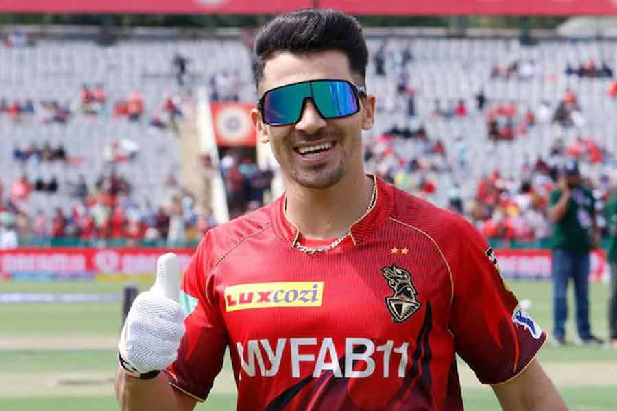 মাঠে নামার আগেই সুপারহিট গুরবাজ, ভক্তদের মন জিতে নিলেন নাইট তারকা