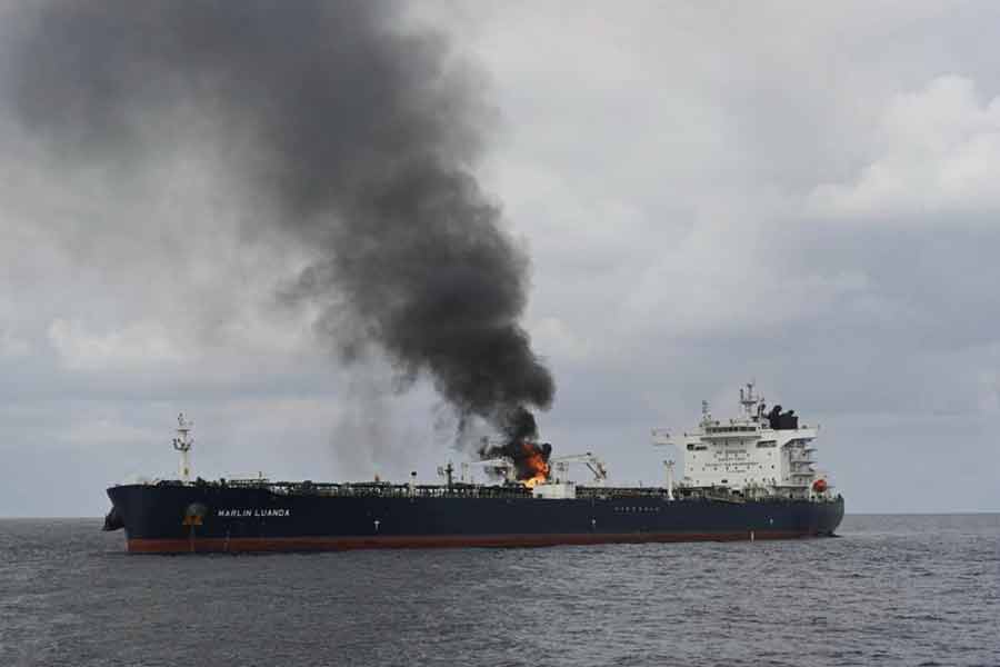 3 Killed, after Houthi missile hits ship in Gulf Of Aden