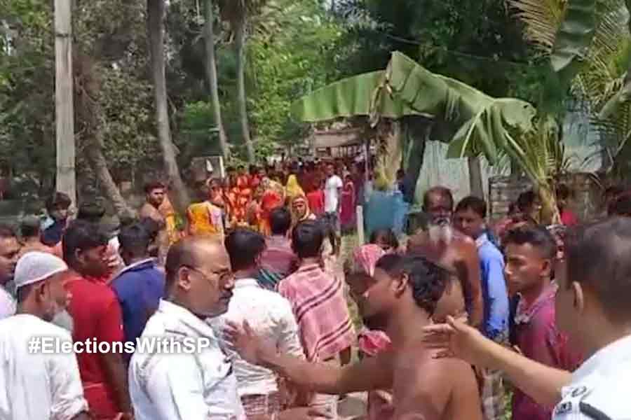 Clash broke out TMC and ISF workers in Bhangar