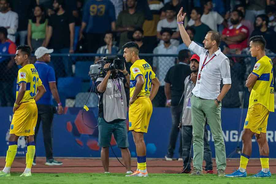 Kerala Blasters has to pay 4 crores to AIFF