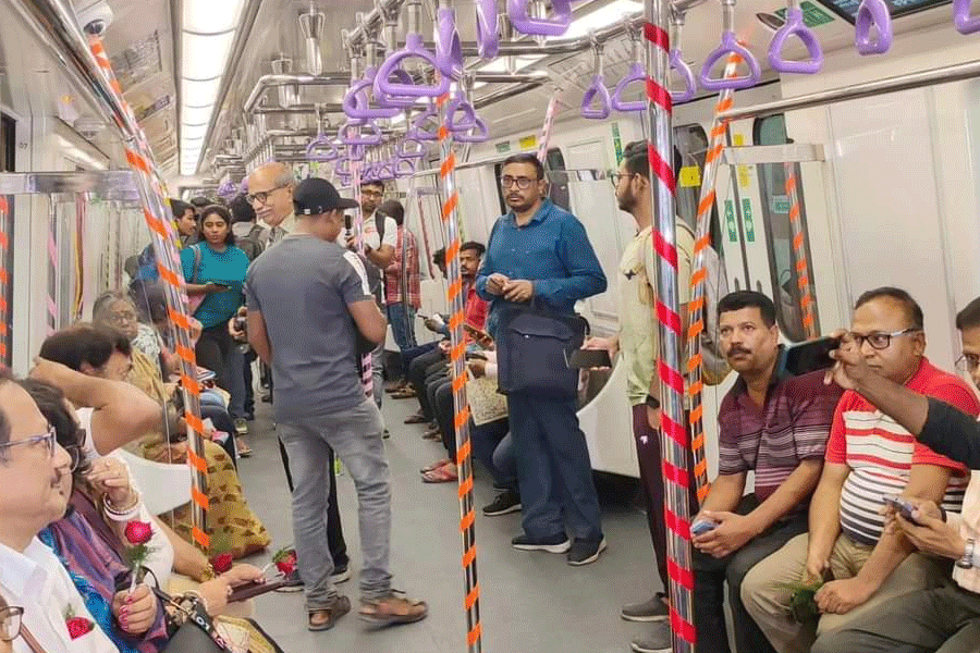 First underwater metro in Kolkata started journey on Friday