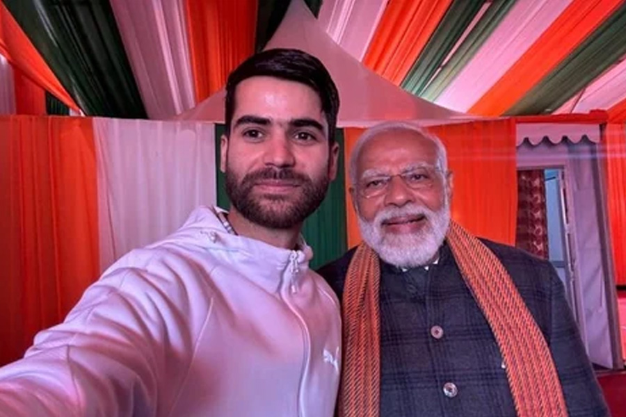 Kashmir man clicked selfie with PM Modi