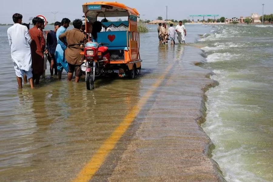 লাগাতার বৃষ্টিতে পাকিস্তানে বন্যা পরিস্থিতি, ভাসল পাক অধিকৃত কাশ্মীরও, মৃত অন্তত ৩৭