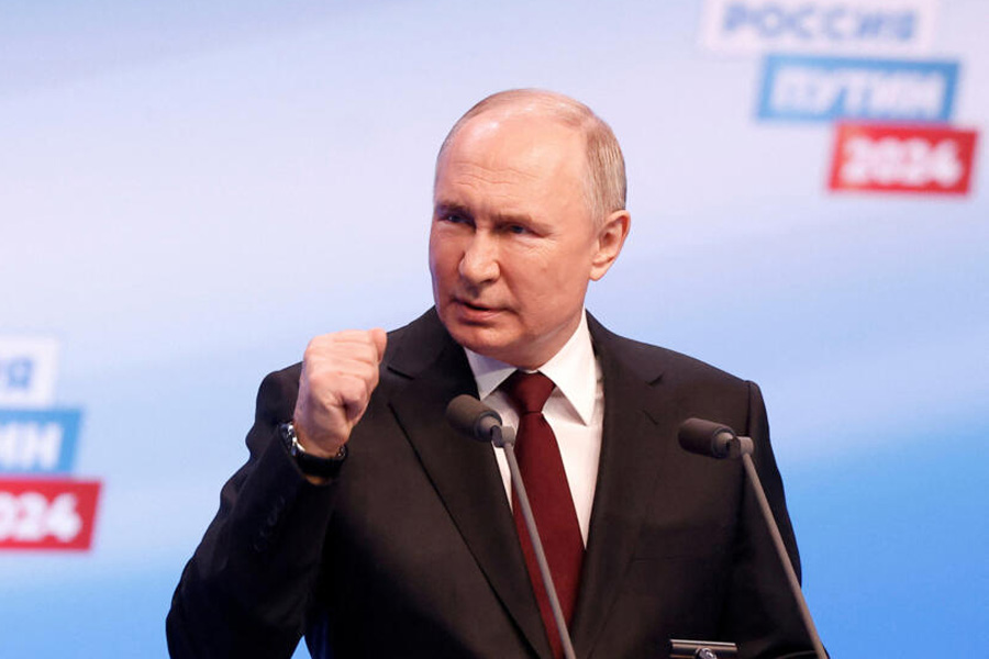 Vladimir Putin becomes President of Russia for fifth time