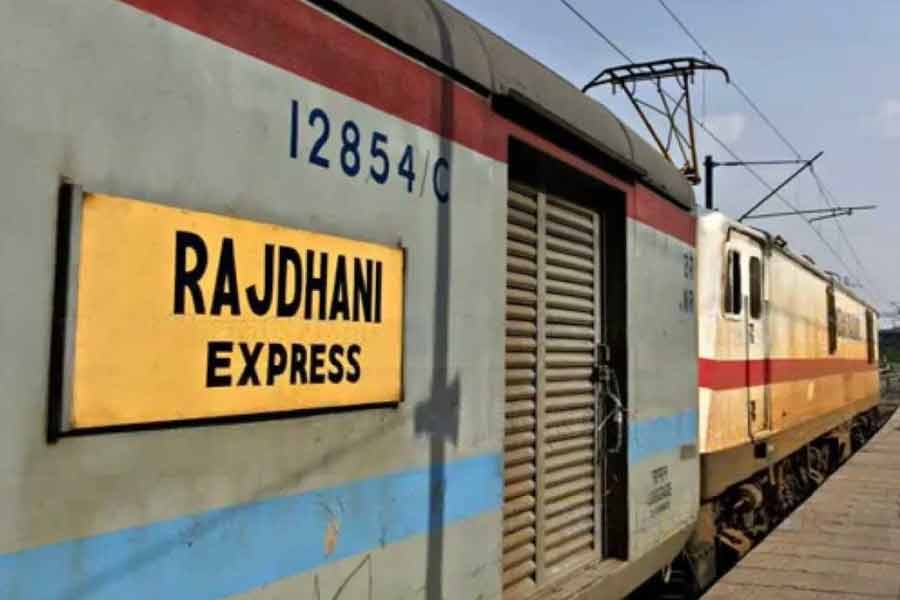 5 arrested in Howrah station with 27 lakhs cash from Rajdhani Express