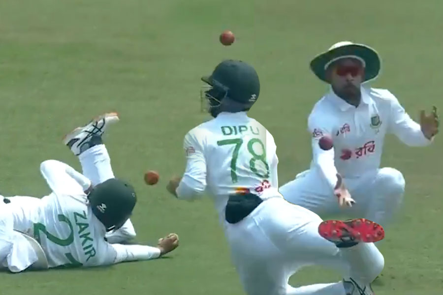 Three Bangladesh slip fielders spill catch in the 2nd test against Sri Lanka