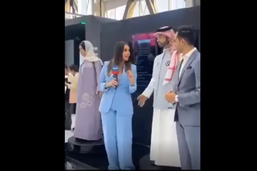 Male robot of Saudi Arabia touches woman, sparks row