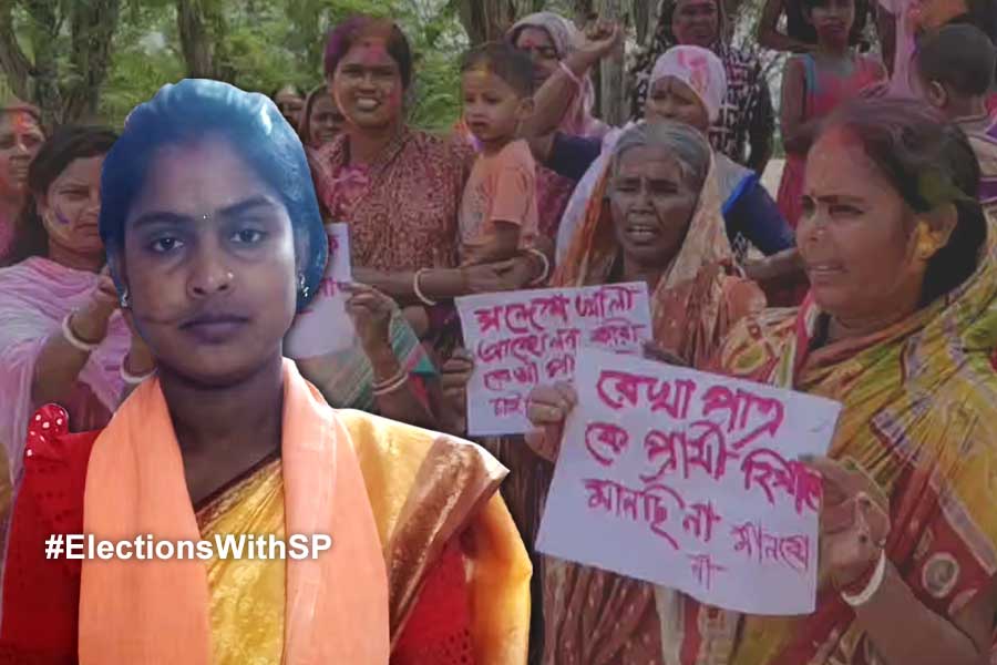 বিক্ষোভের ২৪ ঘণ্টার মধ্যেই ইউ টার্ন! রেখা পাত্রর কাছে ক্ষমা চাইলেন সন্দেশখালির মহিলারা