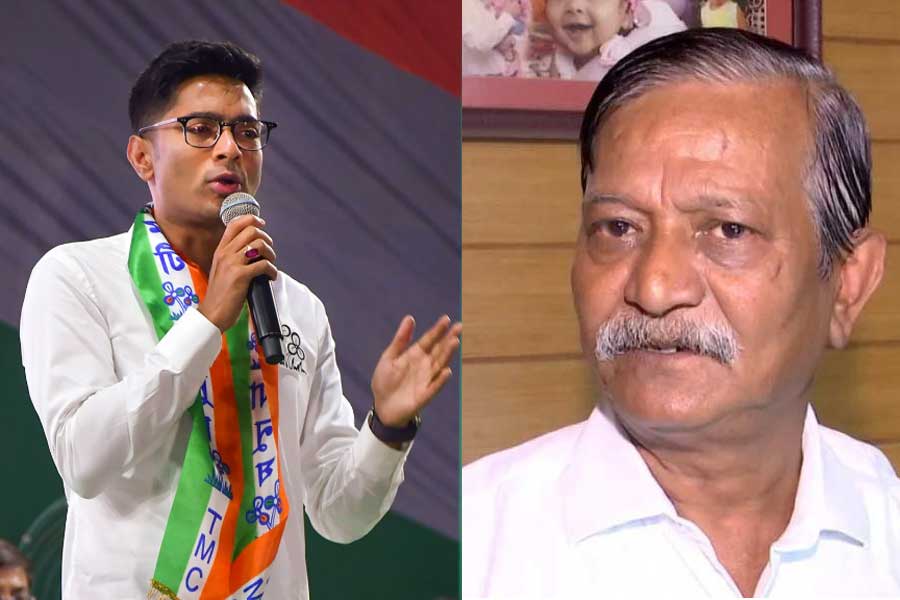 ‘কালীঘাটের কাকু’র সঙ্গে যাঁর কথা হয়েছিল তিনি গ্রেপ্তার হয়েছেন?’, প্রশ্ন অভিষেকের