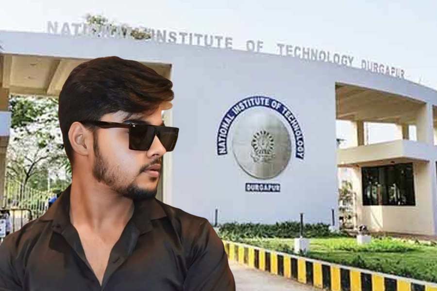 Director of Durgapur central university resigns after student's death