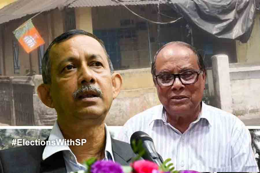 অশোক ভট্টাচার্যের বাড়িতে BJP’র পতাকা! ছবি পোস্ট করে খোঁচা গৌতম দেবের