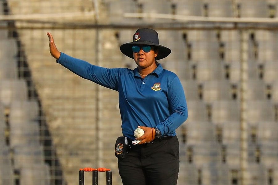 Bangladesh cricketers refuse to play under female umpire in Dhaka Premiere League