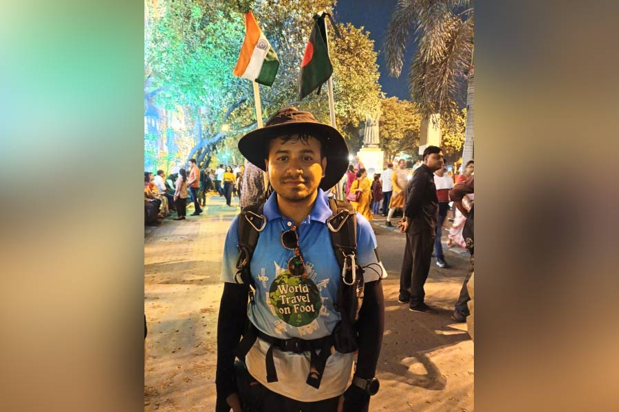 Man from Bangladesh will take world tour on foot, reached Kolkata