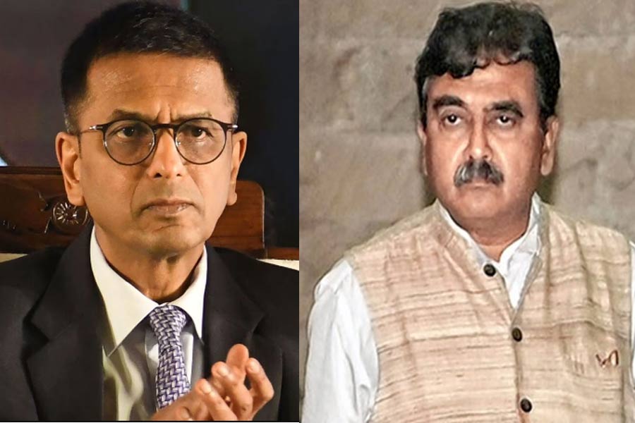 'Judges be non-partisan and neutral', is CJI Chandrachud's message to Abhijit Gangopadhyay, question arrises