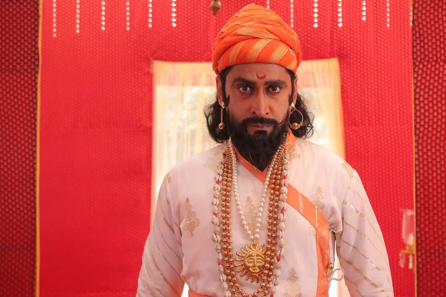 Marathi actor Chinmay Mandlekar won't play Shivaji Maharaj amid trolling for naming son 'Jehangir'