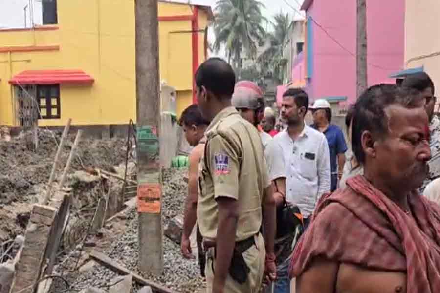 গার্ডেনরিচ কাণ্ডের ছায়া কোন্নগরে, আবাসনের কাজ চলাকালীন পাঁচিল চাপা পড়ে মৃত ২ শ্রমিক