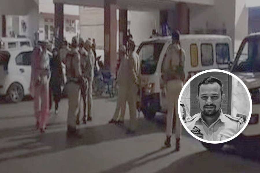 Police officer died in shootout against gangster at Jammu and Kashmir