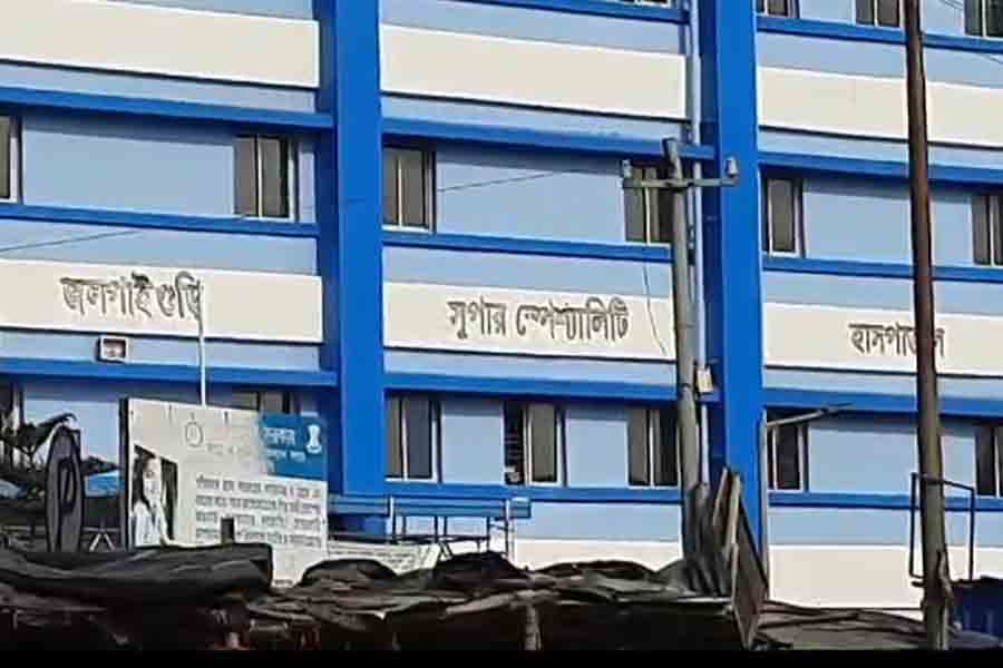 সরকারি হাসপাতালের শৌচাগারে পড়ে যুবকের দেহ, কয়েকদিন পর উদ্ধারে বাড়ছে রহস্য