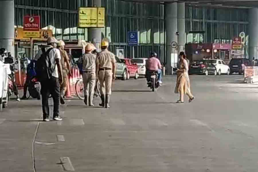 Bomb Threat at Kolkata Airport, Search is being conducted by CISF