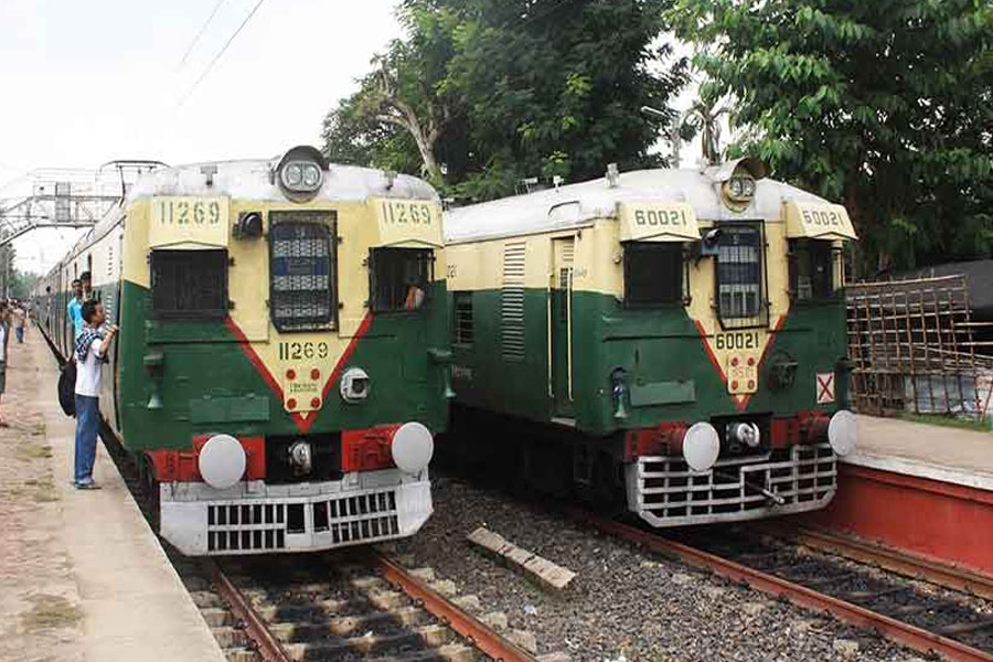 Local trains of Sealdah division will carry 12 coaches soon