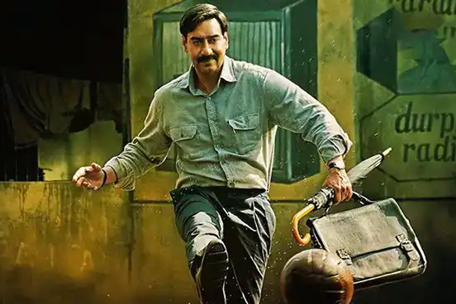 চিত্রনাট্য চুরি করেছেন অজয়! ‘ময়দান’ ছবির মুক্তিতে স্থগিতাদেশ আদালতের