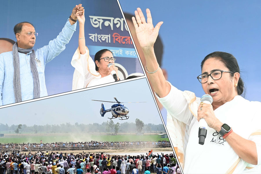 ‘আই লাভ ইউ’, হেমতাবাদে দলীয় প্রার্থীর প্রচারে মঞ্চে উঠেই কাকে একথা বললেন মমতা!