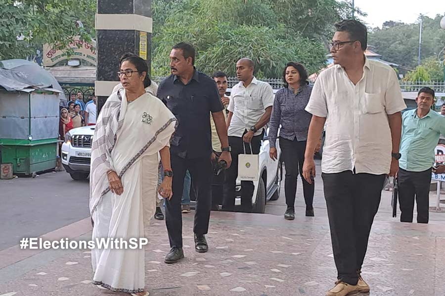 Mamata Banerjee attended district committee meeting in Maldah