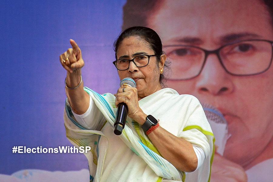 Lok Sabha Election 2024: Mamata Banerjee slams election commission