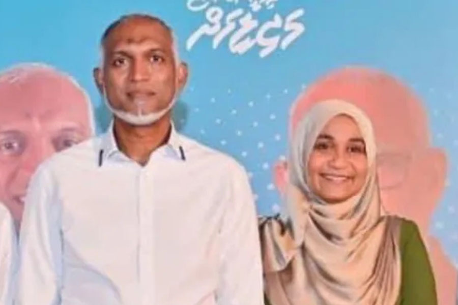 Maldives ex minister Mariyam Shiuna insult Indian flag on social media