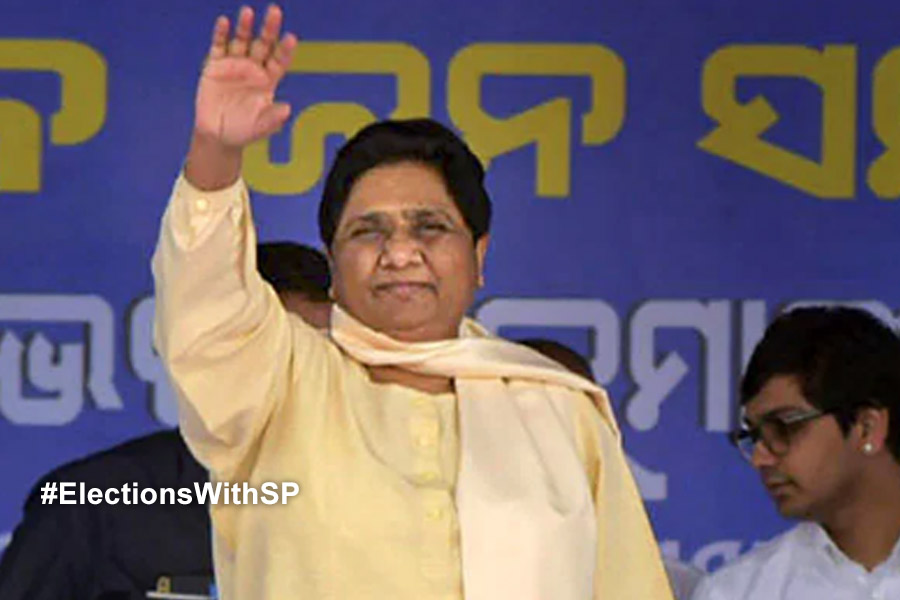 Mayawati promises to work for a new state