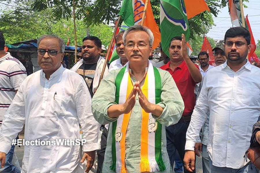 প্রচারের ফাঁকে কাকে মিস করছেন দার্জিলিংয়ের কংগ্রেস প্রার্থী মুনিশ?