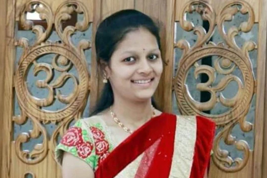 Congress councillor’s daughter stabbed to death on college campus in Karnataka