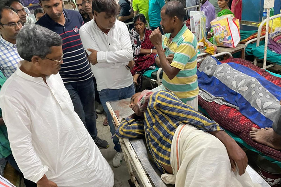 One died and atleast four injured in Purulia at Gajan programme