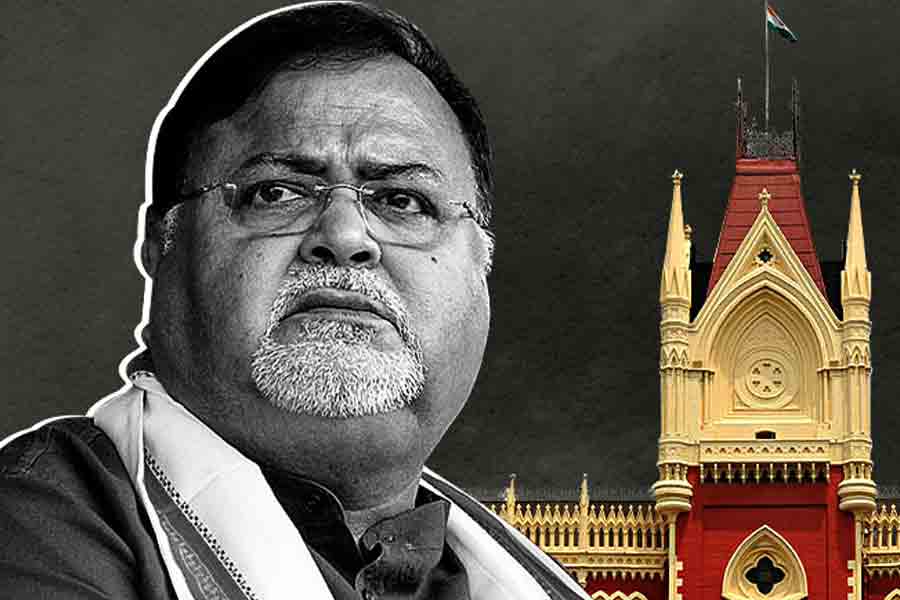 Justice of Calcutta HC astonished about Partha Chatterjee's power