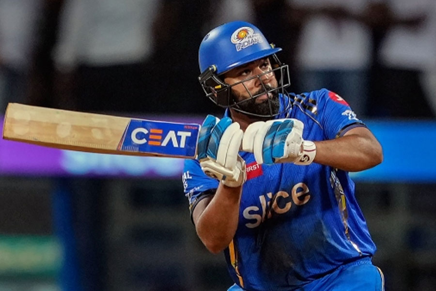 Fans chant slogans in Rohit Sharma's support after IPL match