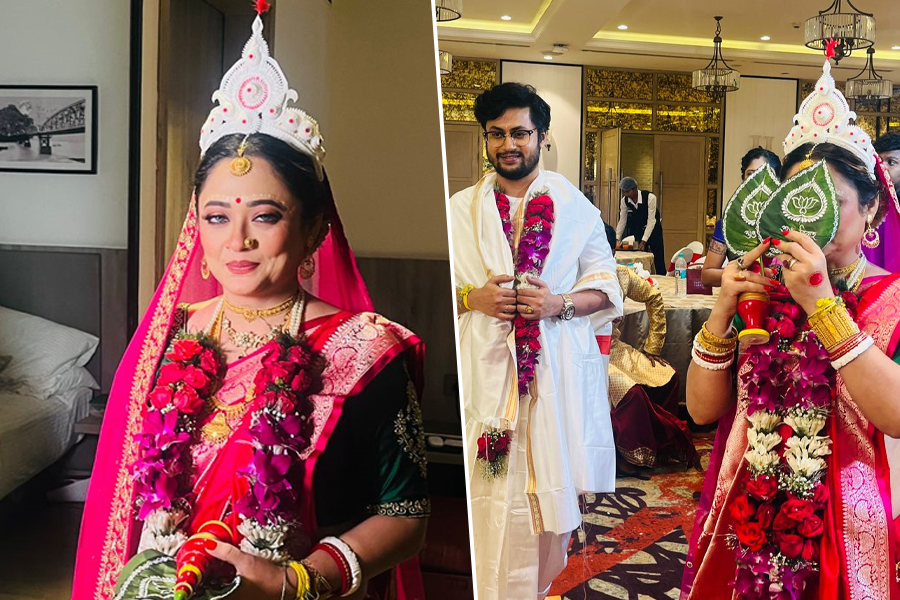 Rupanjana Mitra and Ratool Mukherjee Wedding photo out